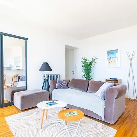 With A Panoramic View 公寓